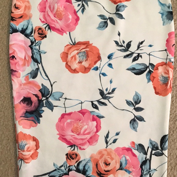 Floral Pattern Skirt - Picture 2 of 3